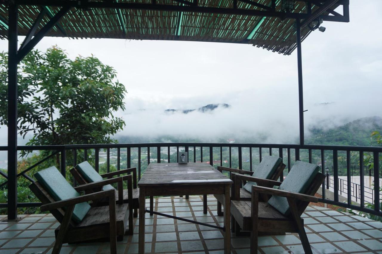 Bann Suan Maya Mae Rim Buitenkant foto