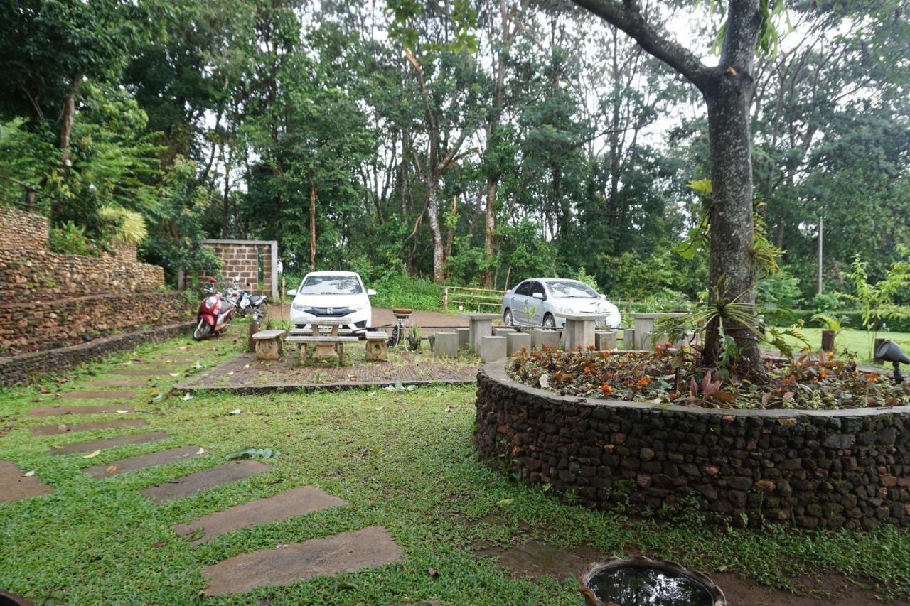 Bann Suan Maya Mae Rim Buitenkant foto