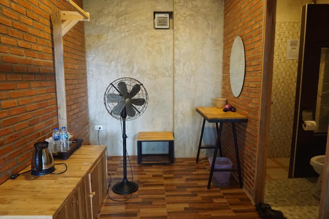 Bann Suan Maya Mae Rim Buitenkant foto
